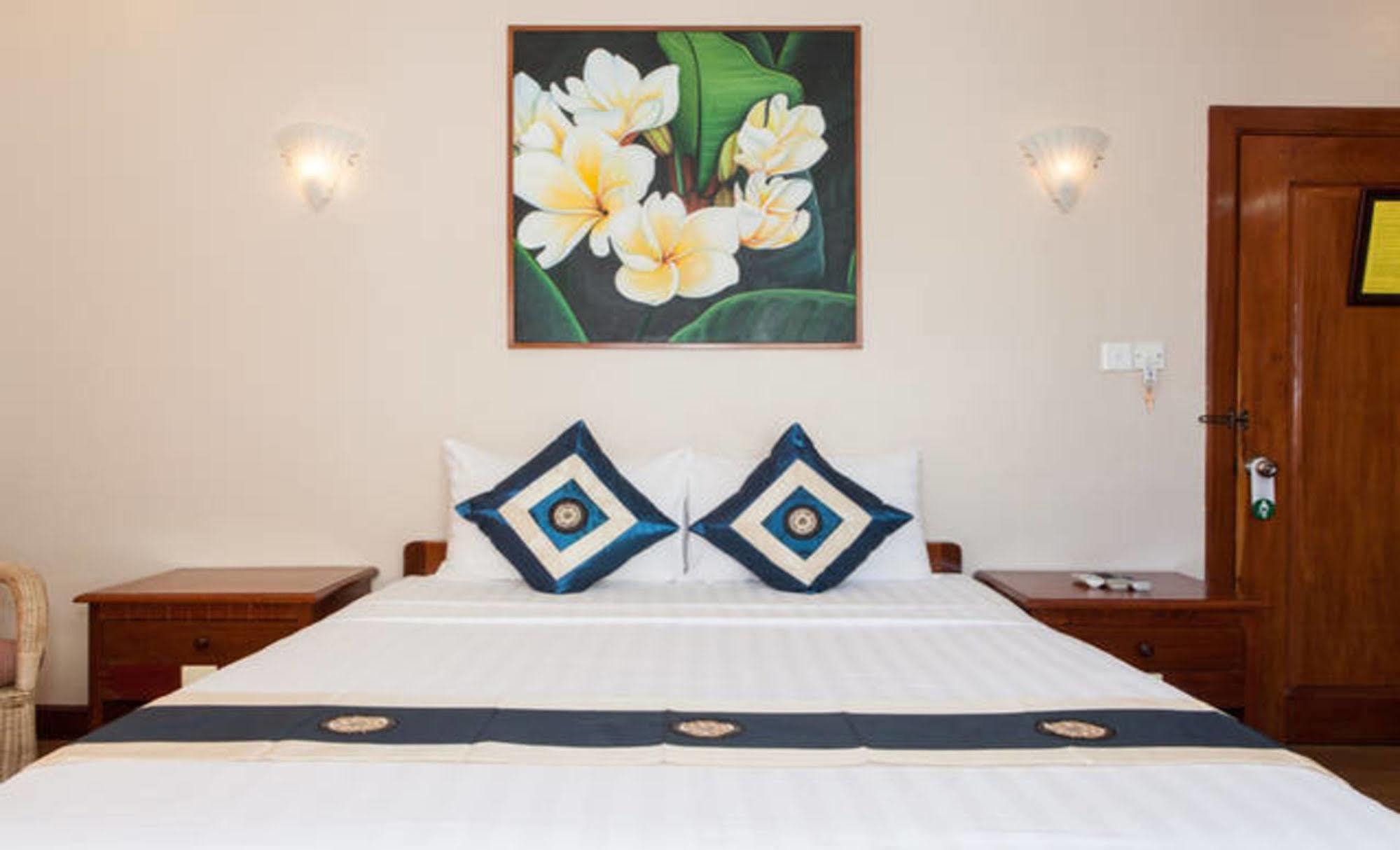 Anise Hotel And Restaurant Phnom Penh Eksteriør billede