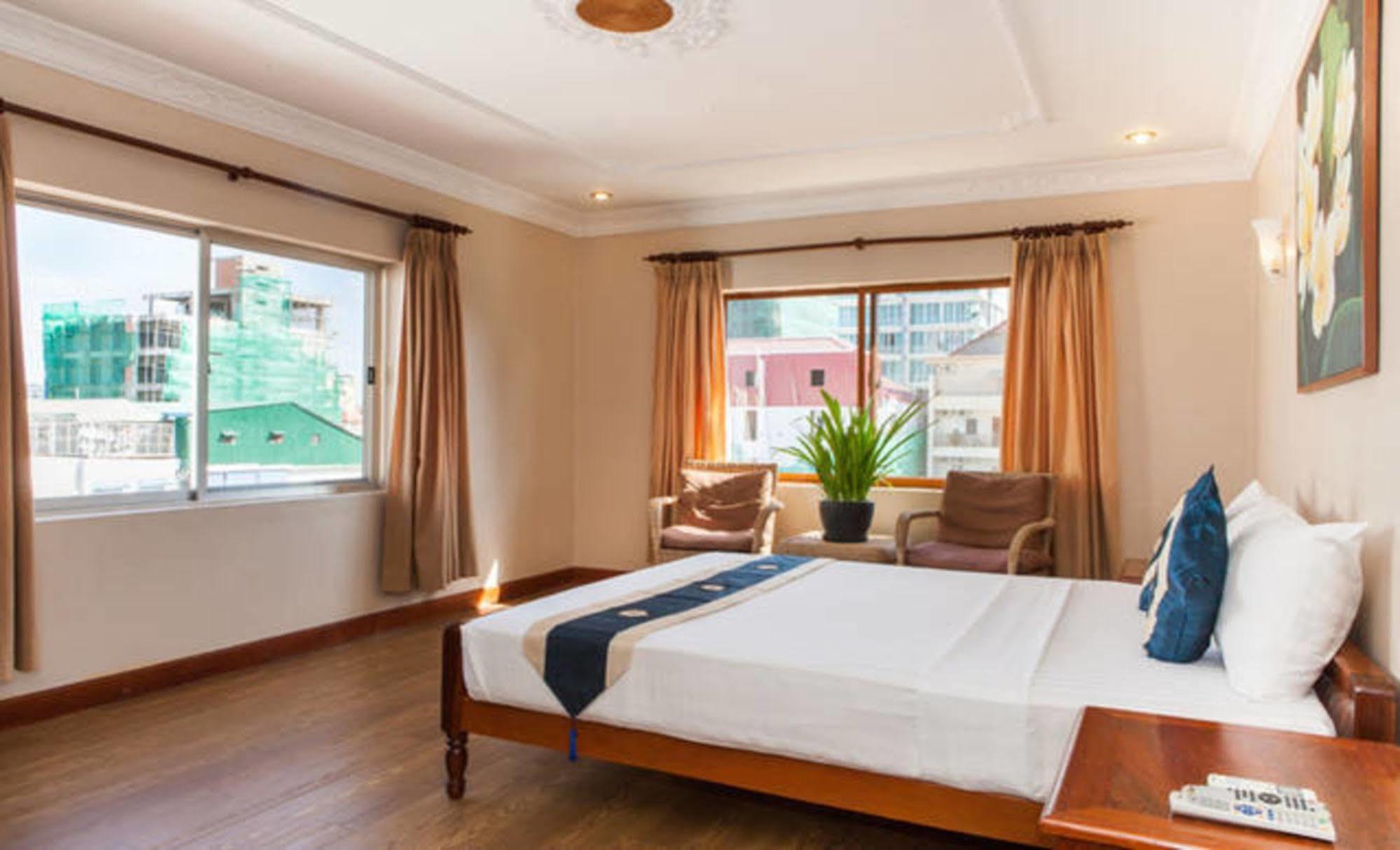 Anise Hotel And Restaurant Phnom Penh Eksteriør billede