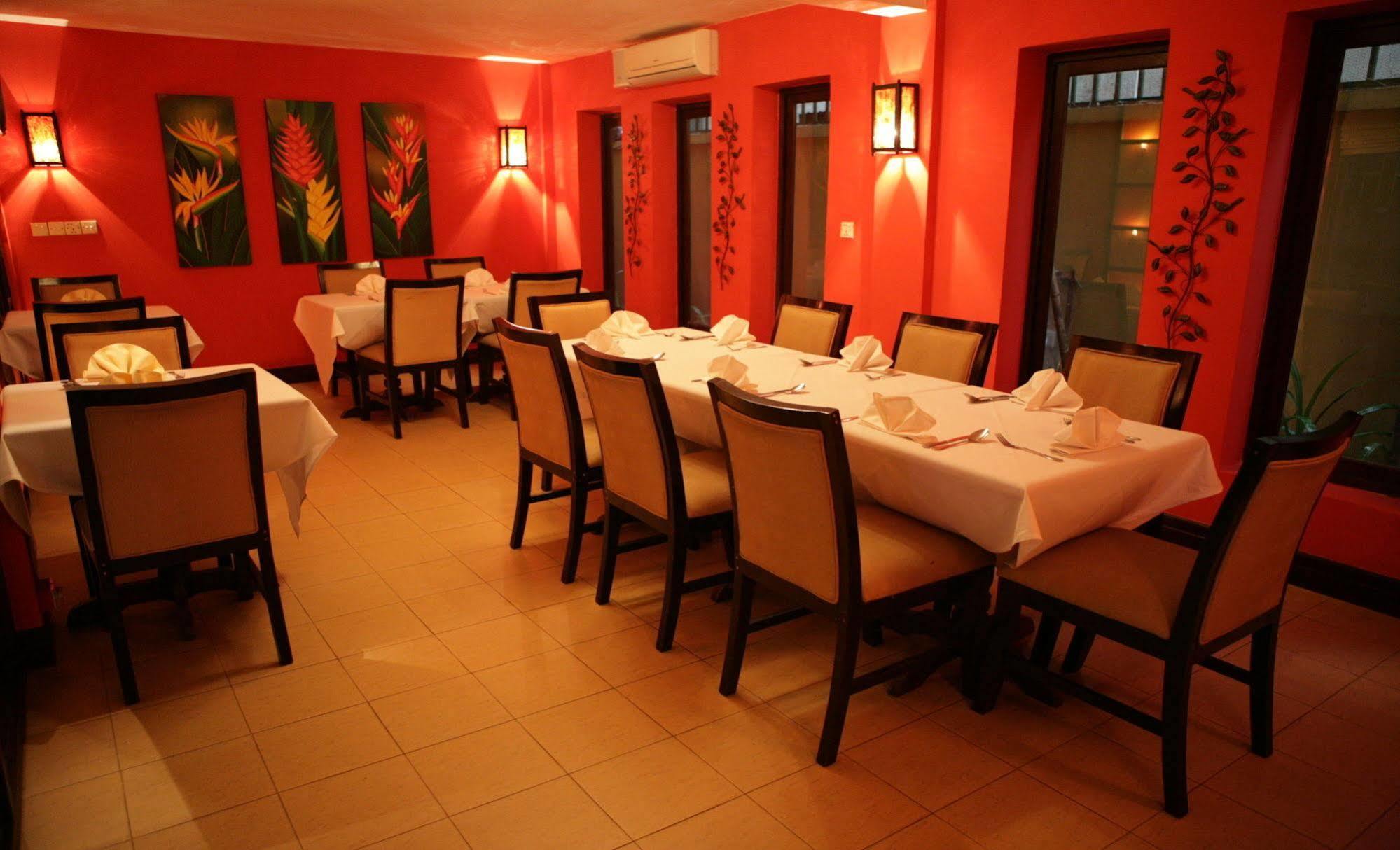 Anise Hotel And Restaurant Phnom Penh Eksteriør billede
